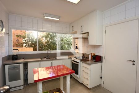 Casa de condomínio à venda com 330m², 3 quartos e 3 vagasCozinha