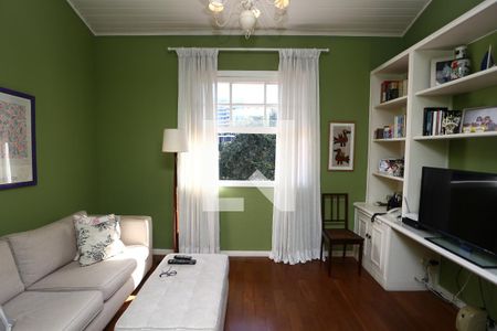 Casa de condomínio à venda com 330m², 3 quartos e 3 vagassuíte 2