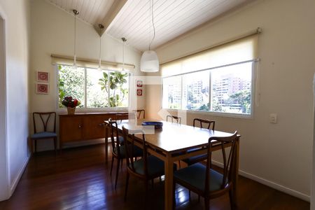 sala de casa de condomínio à venda com 3 quartos, 330m² em Jardim Vitoria Regia, São Paulo