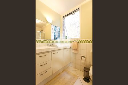 Casa de condomínio à venda com 330m², 3 quartos e 3 vagasBanheiro da Suíte 2