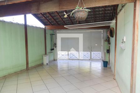 Casa à venda com 190m², 3 quartos e 4 vagas Casa à venda com 190m², 3 quartos e 4 vagasGaragem