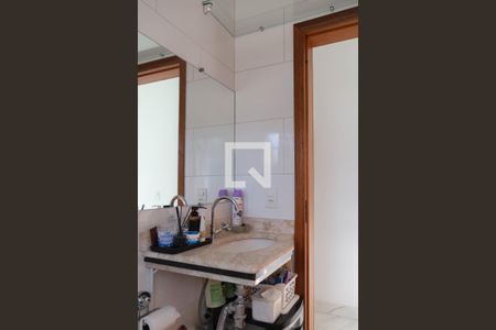 Casa à venda com 190m², 3 quartos e 4 vagas Casa à venda com 190m², 3 quartos e 4 vagasBanheiro Social