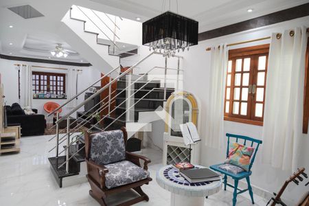 Casa à venda com 190m², 3 quartos e 4 vagas Casa à venda com 190m², 3 quartos e 4 vagasSala