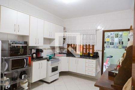 Casa à venda com 190m², 3 quartos e 4 vagas Casa à venda com 190m², 3 quartos e 4 vagasCozinha