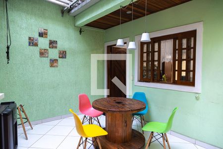 Casa à venda com 190m², 3 quartos e 4 vagas Casa à venda com 190m², 3 quartos e 4 vagasÁrea gourmet