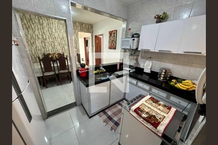 Casa à venda com 3 quartos, 420m² em Alípio de Melo, Belo Horizonte