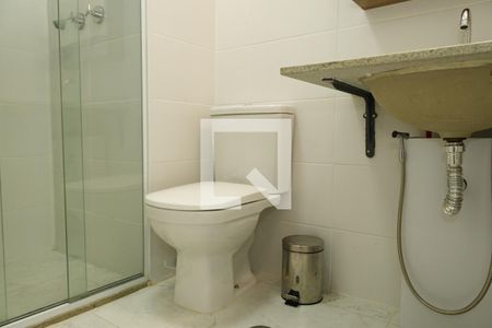 Banheiro de kitnet/studio para alugar com 0 quarto, 26m² em Tucuruvi, São Paulo