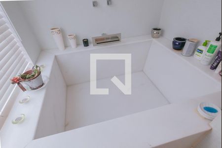 Apartamento para alugar com 144m², 3 quartos e 4 vagasbanheiro Corredor