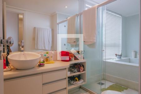 Apartamento para alugar com 144m², 3 quartos e 4 vagasBanheiro do Quarto 2