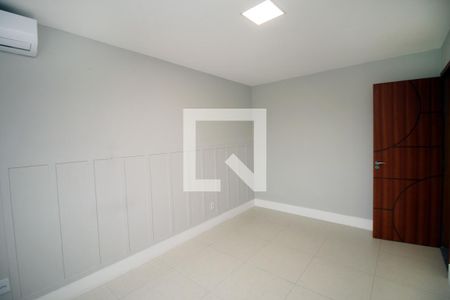 Quarto 1 de casa para alugar com 2 quartos, 100m² em Irajá, Rio de Janeiro