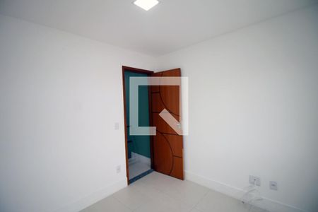 Quarto 2 de casa para alugar com 2 quartos, 100m² em Irajá, Rio de Janeiro
