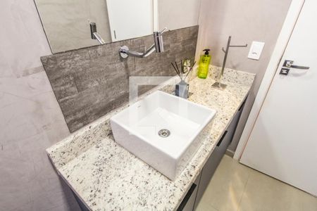 Casa de condomínio à venda com 152m², 3 quartos e 3 vagasDetalhe do banheiro