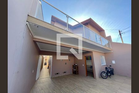 Casa à venda com 159m², 4 quartos e 2 vagasGaragem / Frente da Casa