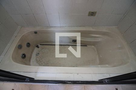 Casa para alugar com 216m², 4 quartos e 4 vagasQuarto 1 - Suíte Banheiro