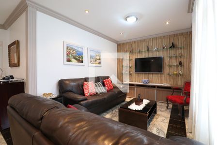 Sala de TV de casa à venda com 3 quartos, 206m² em Vila Anglo Brasileira, São Paulo