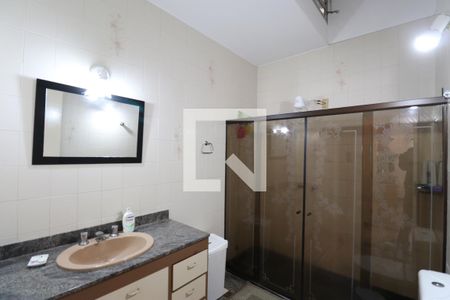 Casa à venda com 206m², 3 quartos e 4 vagasBanheiro
