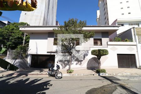 Casa à venda com 206m², 3 quartos e 4 vagasFachada
