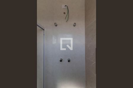 Casa à venda com 430m², 3 quartos e 4 vagasBanheiro Suíte 2