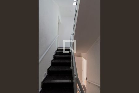 Casa à venda com 430m², 3 quartos e 4 vagas Casa à venda com 430m², 3 quartos e 4 vagasEscada