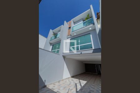 Casa à venda com 430m², 3 quartos e 4 vagas Casa à venda com 430m², 3 quartos e 4 vagasFachada Interna