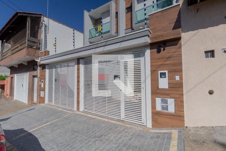 Casa à venda com 430m², 3 quartos e 4 vagas Casa à venda com 430m², 3 quartos e 4 vagasFachada