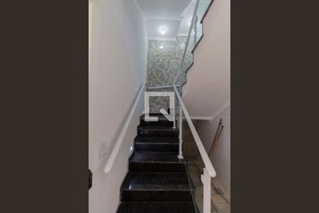 Casa à venda com 430m², 3 quartos e 4 vagas Casa à venda com 430m², 3 quartos e 4 vagasEscada