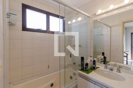 Apartamento à venda com 162m², 4 quartos e 3 vagasBanheiro da Suíte 1