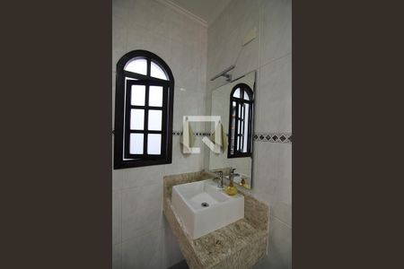 Casa para alugar com 210m², 3 quartos e 2 vagasQuarto 1 - Suíte Banheiro 