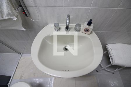 Casa para alugar com 210m², 3 quartos e 2 vagasBanheiro Social