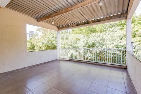 Casa à venda com 216m², 4 quartos e 2 vagas Casa à venda com 216m², 4 quartos e 2 vagasVaranda da Suíte