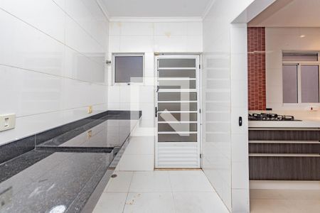 Casa à venda com 216m², 4 quartos e 2 vagas Casa à venda com 216m², 4 quartos e 2 vagasÁrea de Serviço