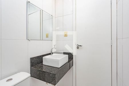 Casa à venda com 216m², 4 quartos e 2 vagas Casa à venda com 216m², 4 quartos e 2 vagasBanheiro Social