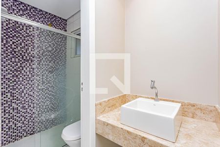 Casa à venda com 216m², 4 quartos e 2 vagas Casa à venda com 216m², 4 quartos e 2 vagasBanheiro da Suíte