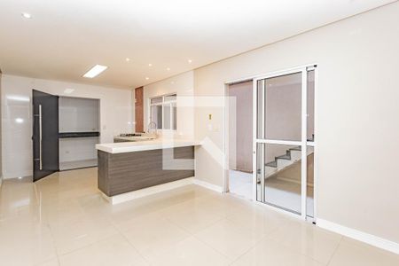 Casa à venda com 216m², 4 quartos e 2 vagas Casa à venda com 216m², 4 quartos e 2 vagasCozinha