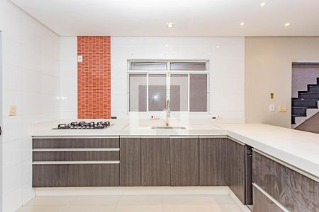 Casa à venda com 216m², 4 quartos e 2 vagas Casa à venda com 216m², 4 quartos e 2 vagasCozinha