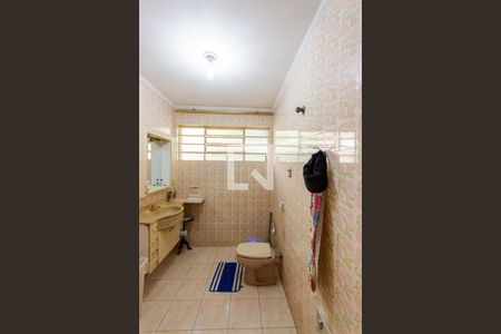 Casa à venda com 221m², 3 quartos e 6 vagasBanheiro