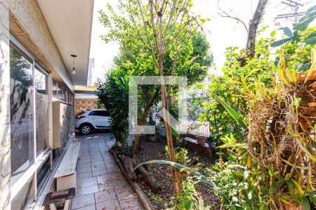 Casa à venda com 221m², 3 quartos e 6 vagasJardim