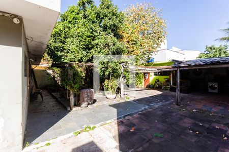 Casa à venda com 221m², 3 quartos e 6 vagasQuintal