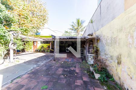 Casa à venda com 221m², 3 quartos e 6 vagasQuintal