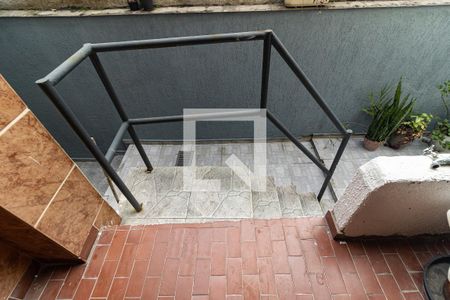 Casa à venda com 100m², 3 quartos e 1 vagaEscada