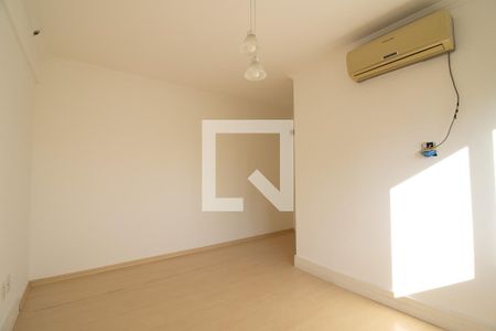 Quarto 1 de apartamento à venda com 2 quartos, 92m² em Passo da Areia, Porto Alegre