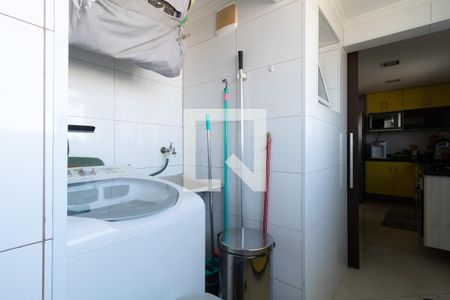 Apartamento à venda com 74m², 3 quartos e 1 vagaÁrea de Serviço