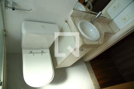 Casa à venda com 239m², 3 quartos e 4 vagasBanheiro da Suíte 1