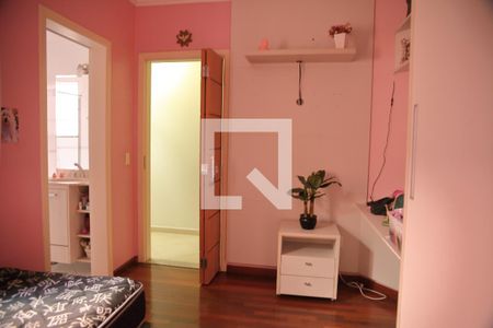 Casa à venda com 239m², 3 quartos e 4 vagasSuíte 2
