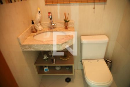 Casa à venda com 239m², 3 quartos e 4 vagasLavabo