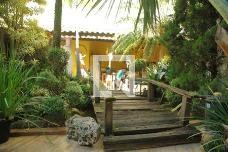 Casa à venda com 239m², 3 quartos e 4 vagasQuintal/ área verde