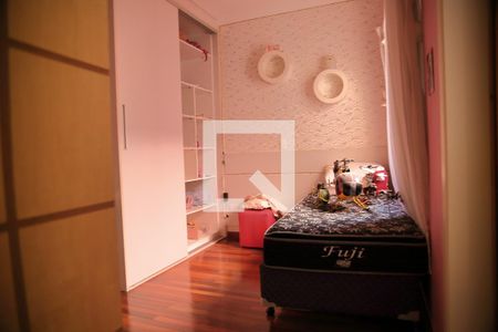 Casa à venda com 239m², 3 quartos e 4 vagasSuíte 2