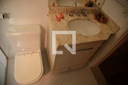 Casa à venda com 239m², 3 quartos e 4 vagasBanheiro da Suíte 2