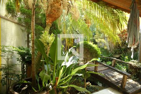 Casa à venda com 239m², 3 quartos e 4 vagasQuintal/ área verde