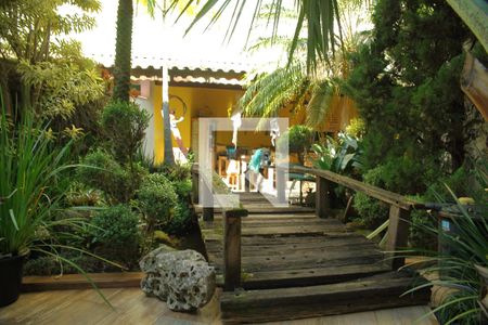 Casa à venda com 239m², 3 quartos e 4 vagasQuintal/ área verde